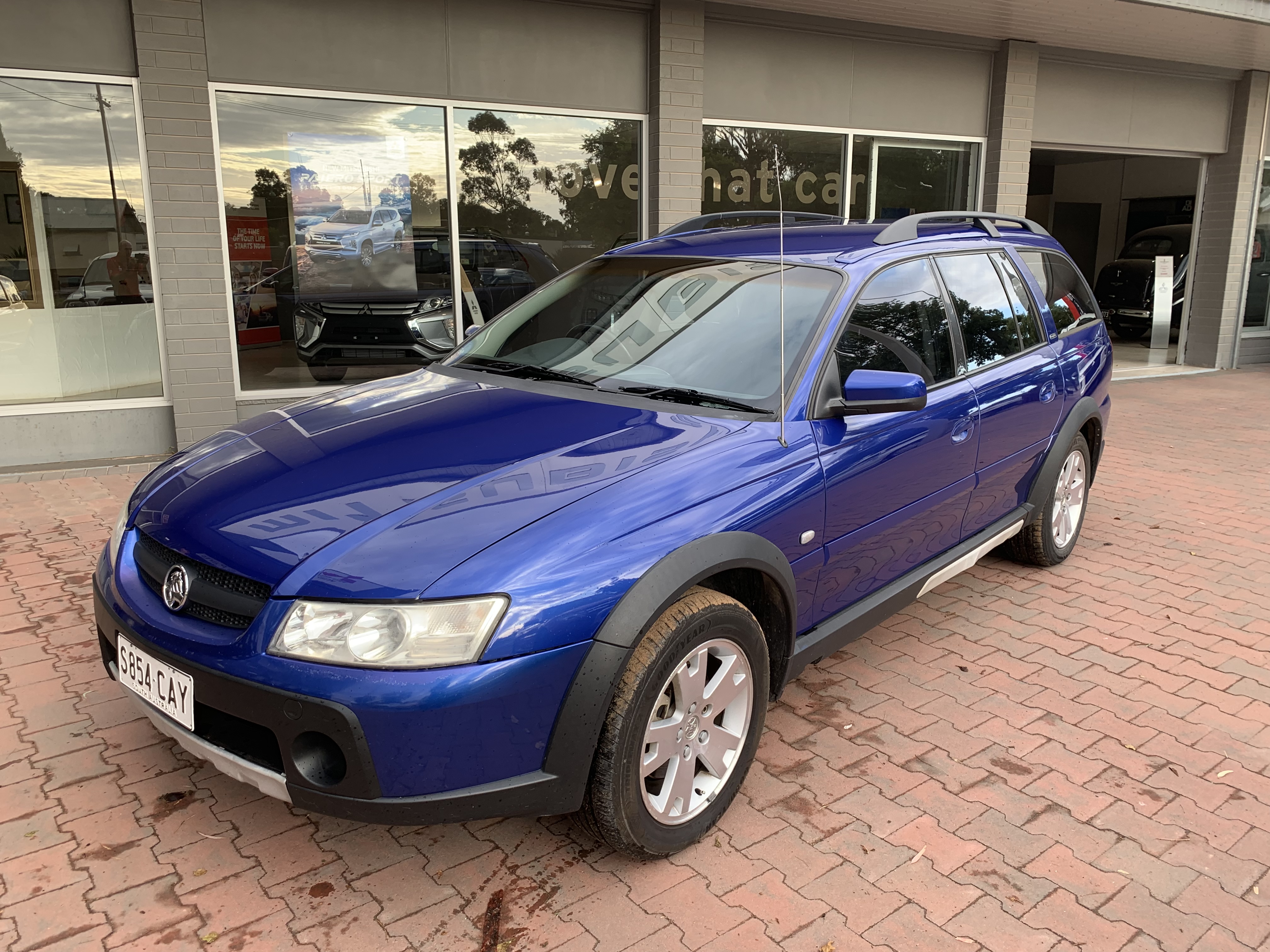 Adventura - Stevens Motors Laura image